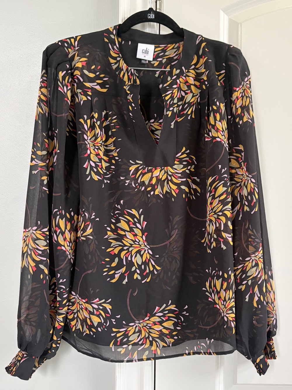 SALE! CAbi 💫 NWOT Fall 2023 Fiesta Black Blouse, Printed Shirt, Size M